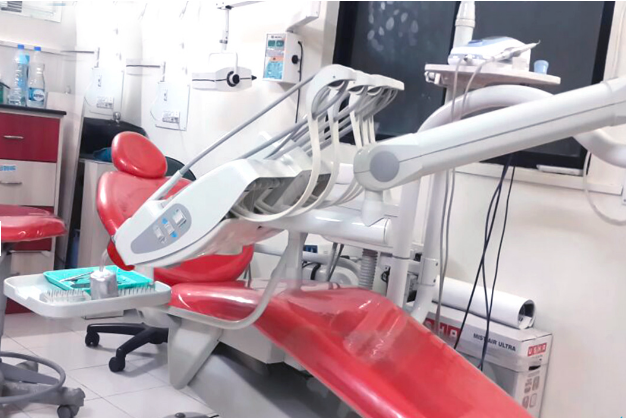 Om Dental Clinic- Salunkhe Vihar Road Image 3