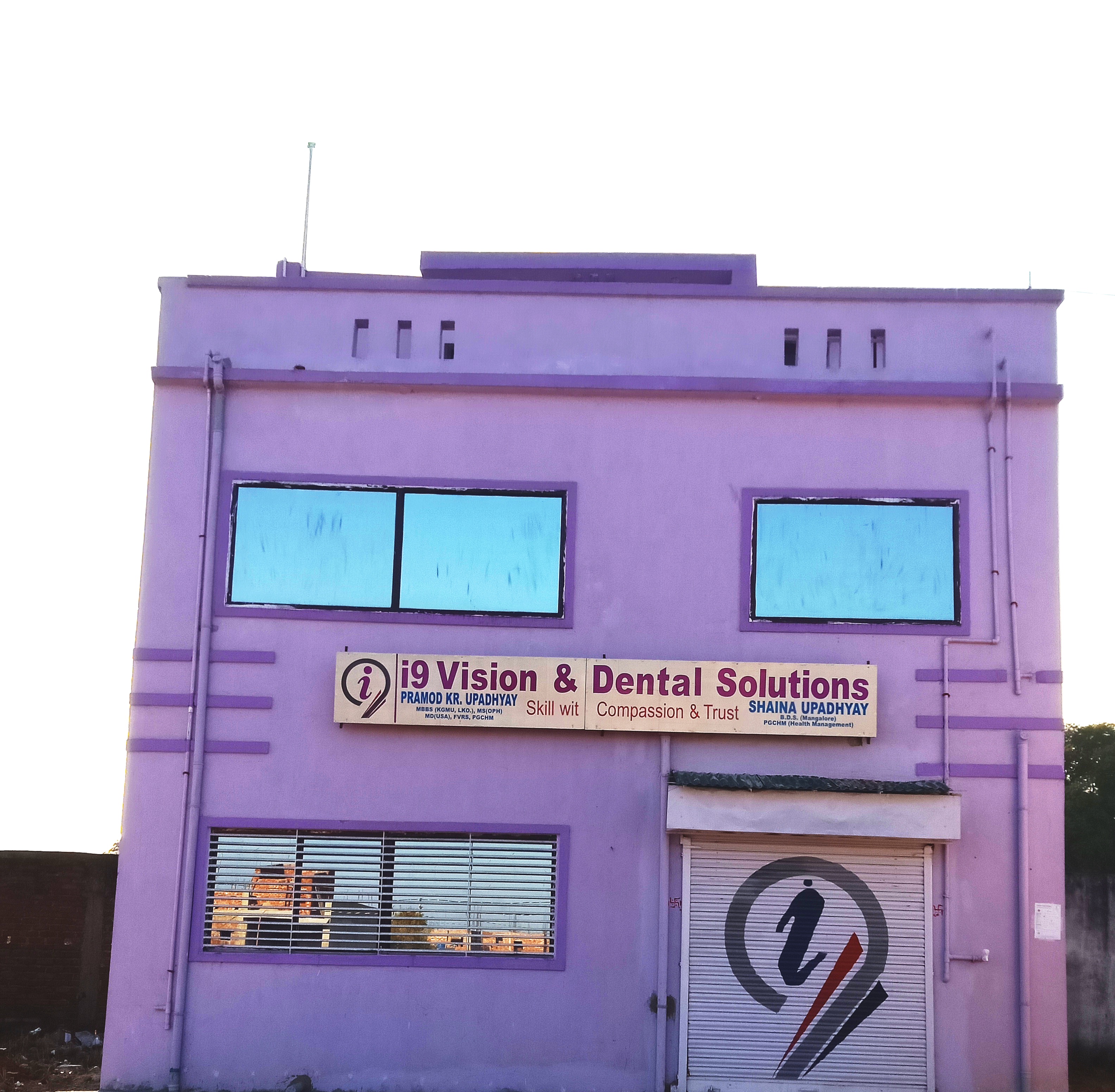 I-SavSmile Retina &Dental Solutions Image 2