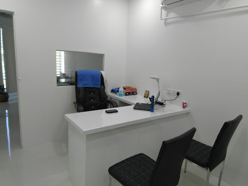 Dr Lakhe's Medi - Skin Clinic Image 3