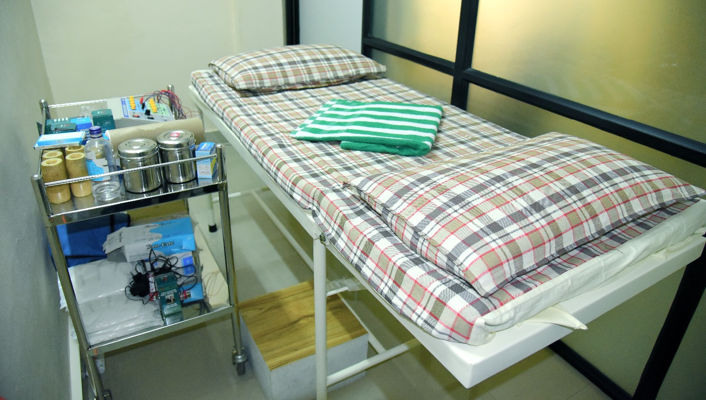 Aura Acupuncture,Hijama,Yoga & Natural Medicine Clinic Image 1