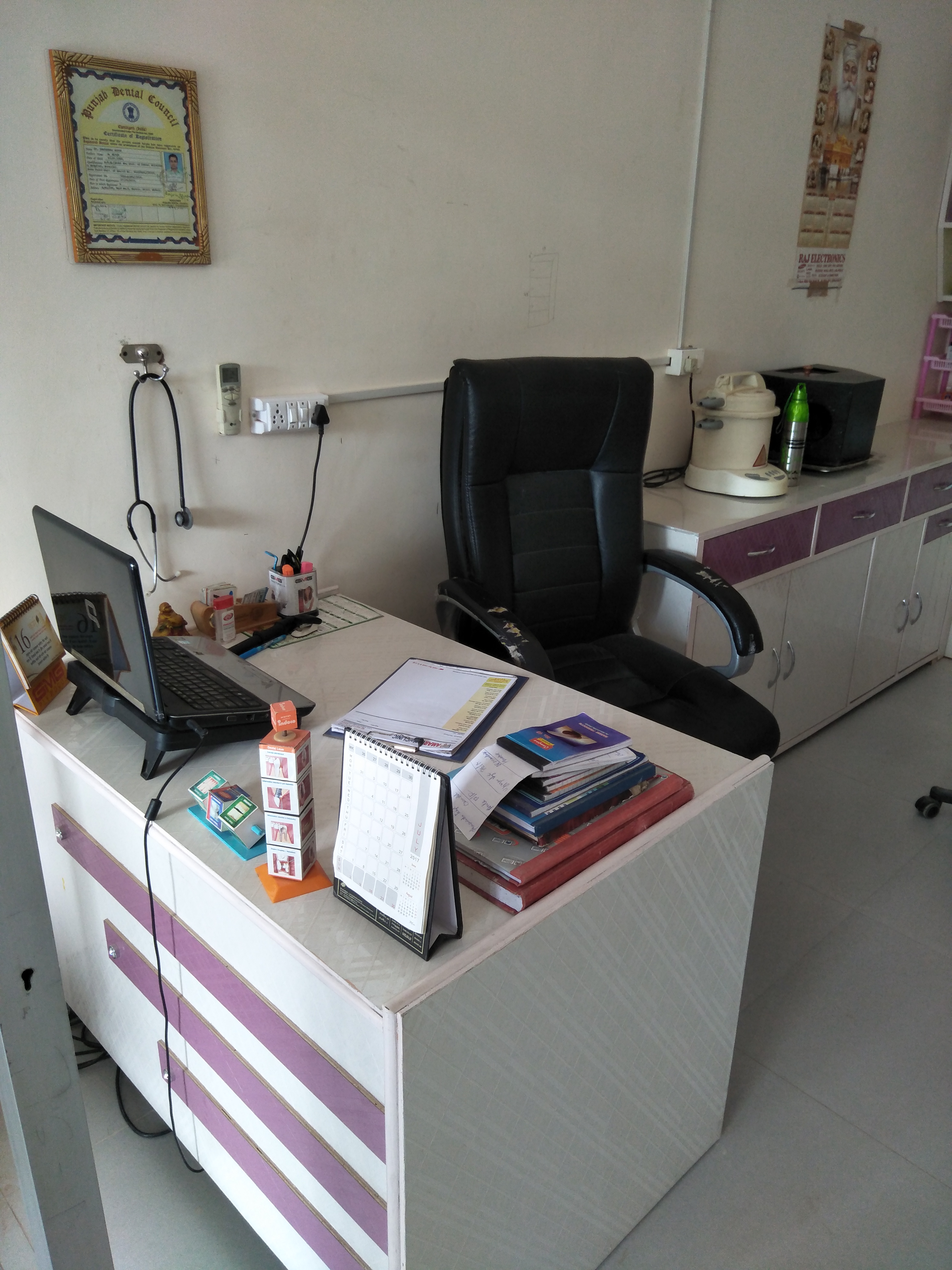 Amar Dental Clinic Image 1