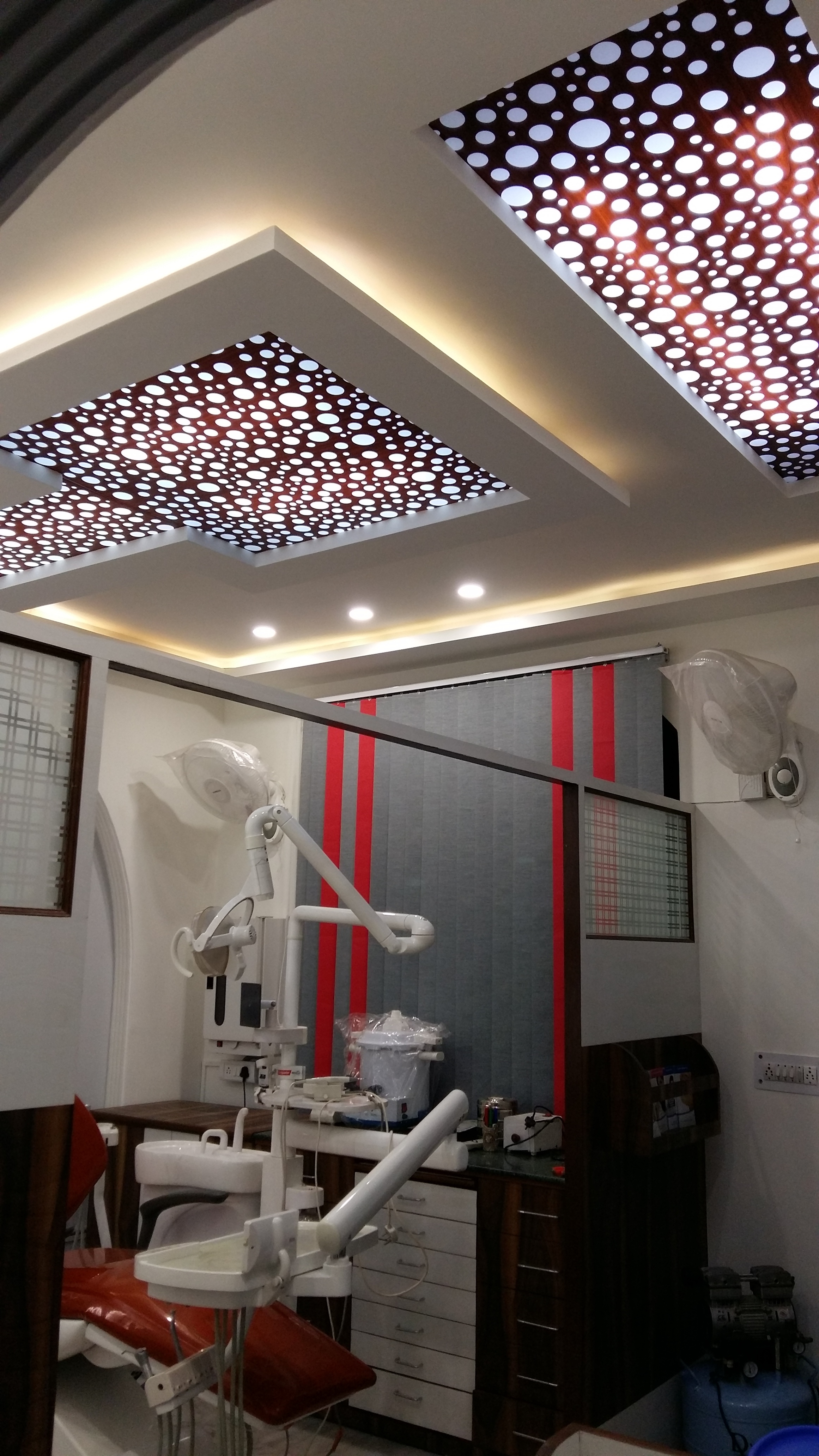 DR.SAWHNEY'S DENTAL CLINIC Image 1