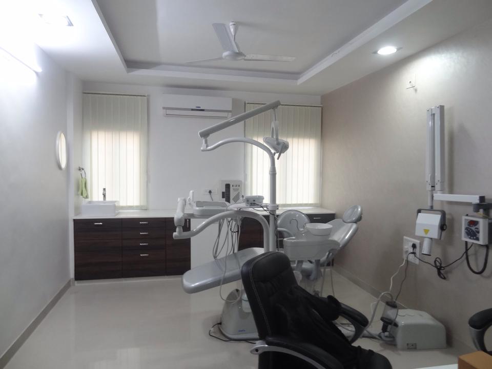 SmileDent dental clinic Image 5
