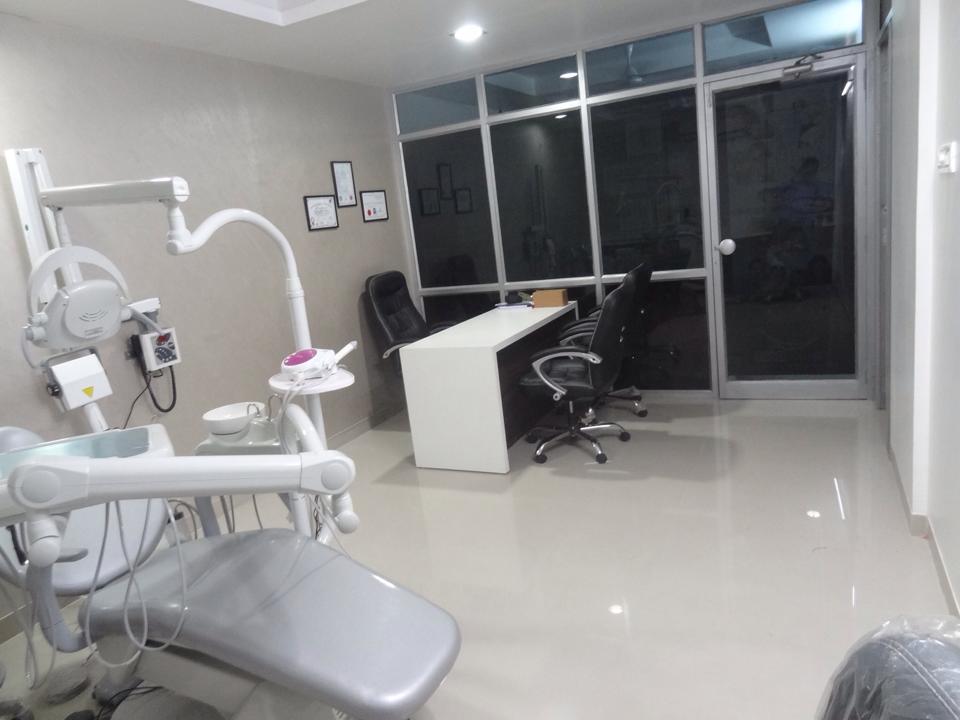 SmileDent dental clinic Image 2