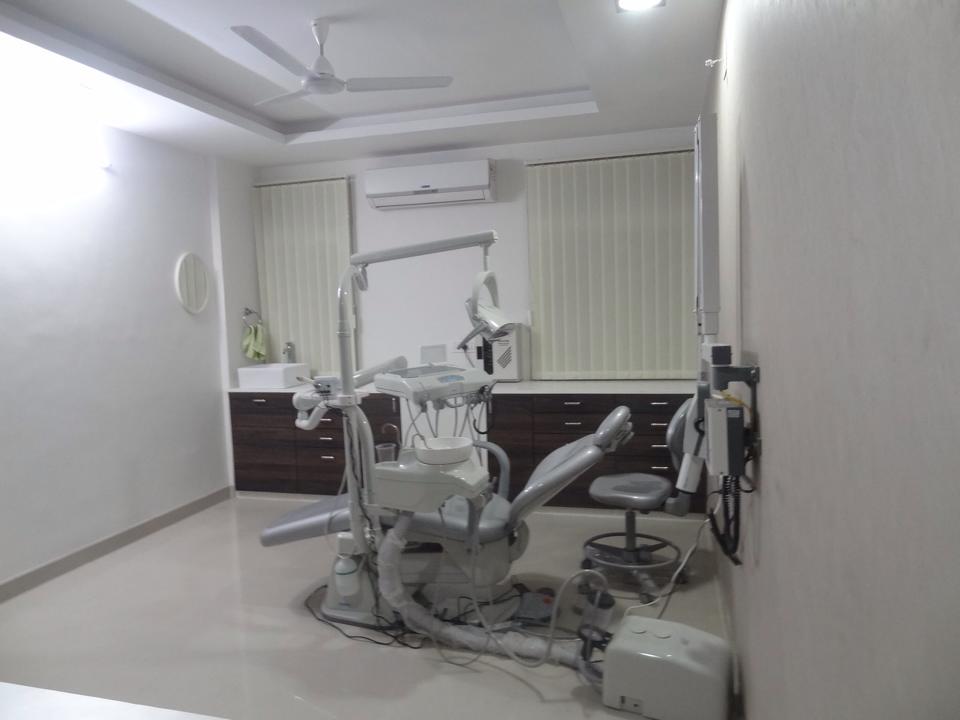 SmileDent dental clinic Image 1