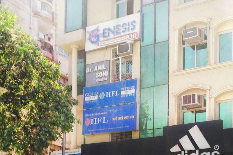Genecis Cosmetologist Center Image 3
