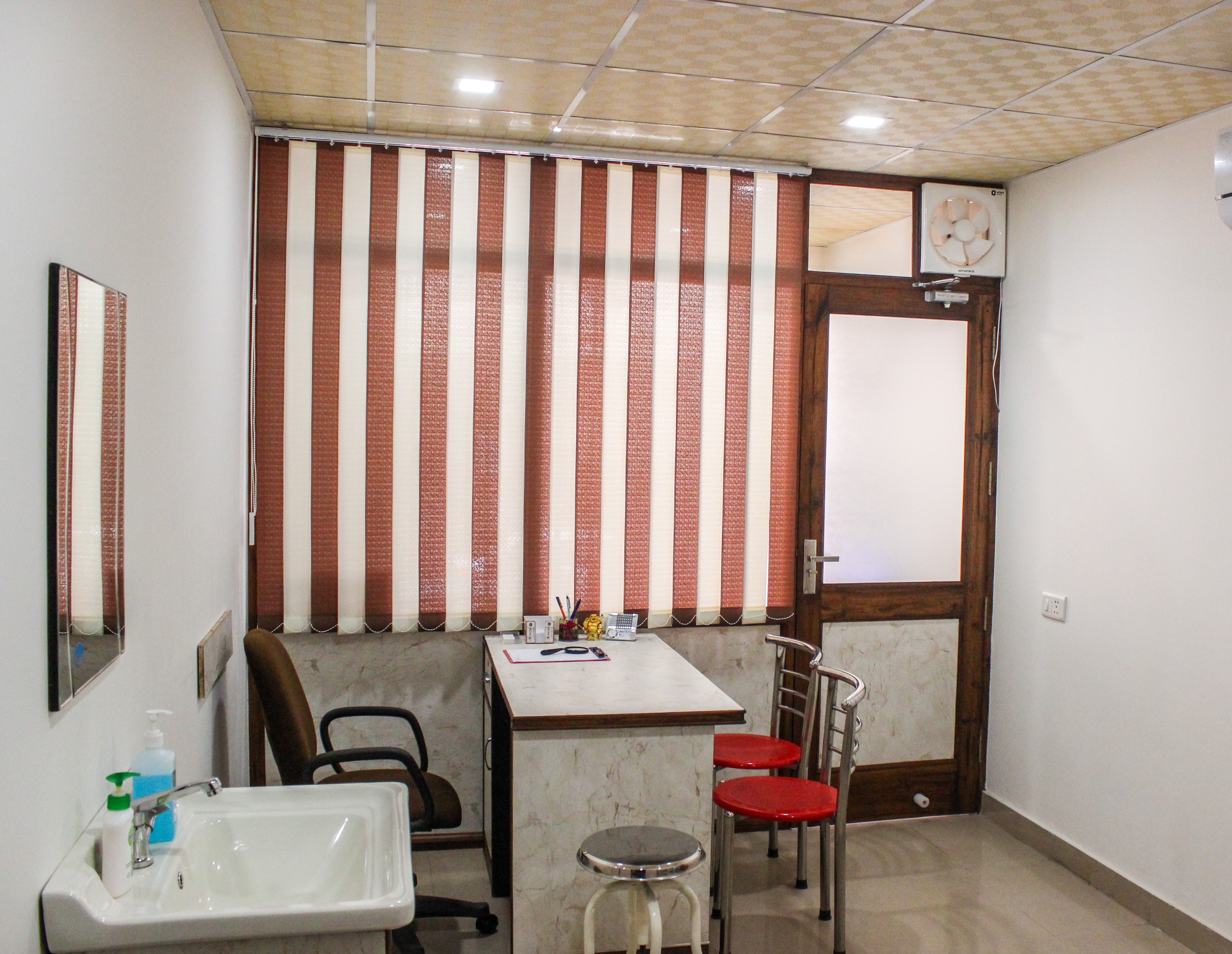 Skinos Skin Hair Clinic Image 1