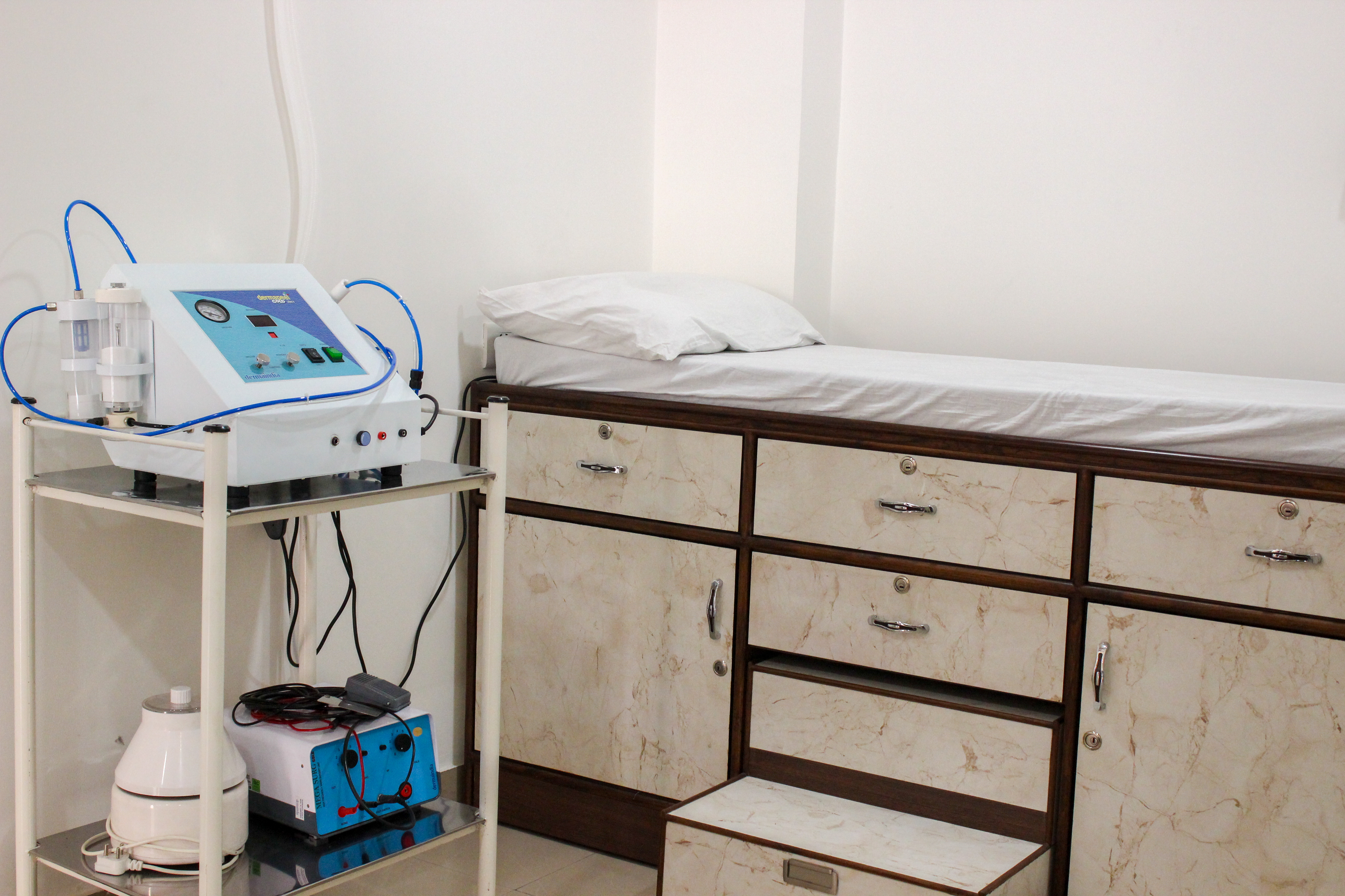 Skinos Skin Hair Clinic Image 2