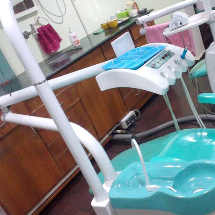 SRICHAKRAM VIGNESHVAR MULTISPECIALITY DENTAL CARE Image 2
