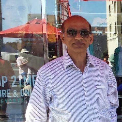 Dr.T P Singh - Acupressurist, Noida