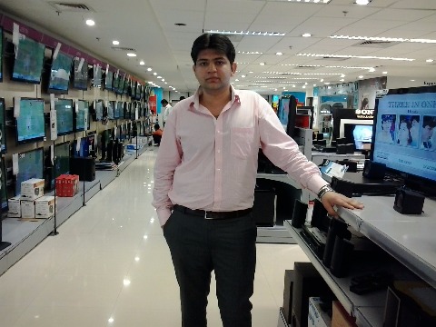 Dr.Ishan Chawla - Dentist, Bharuch