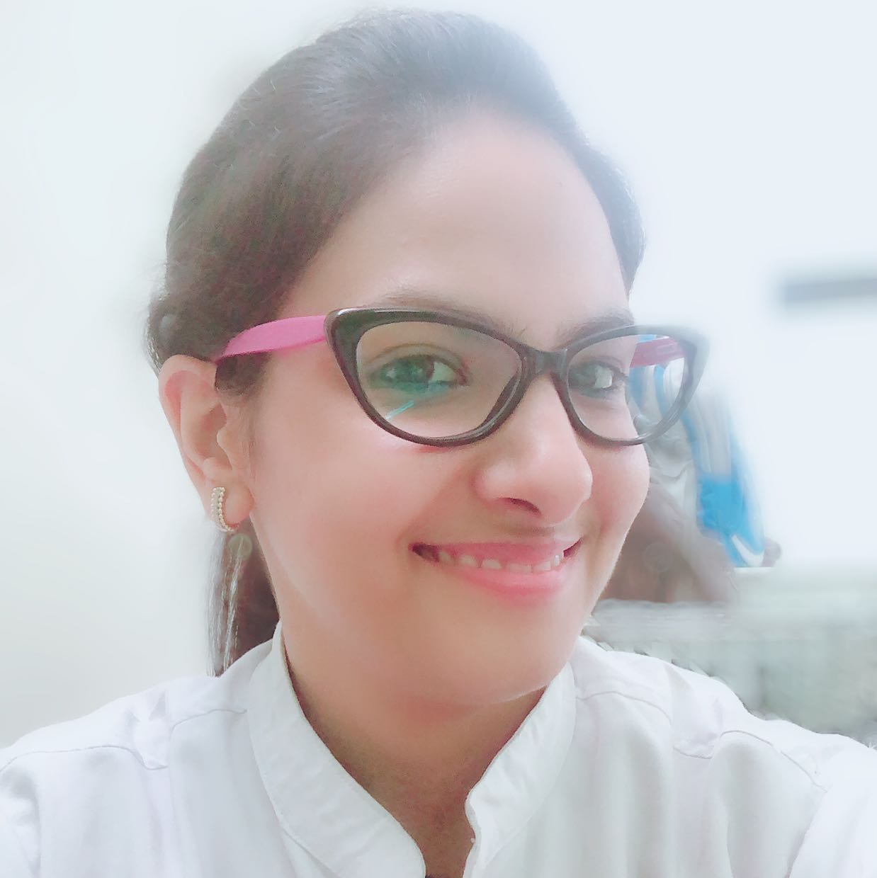 Dr.GauriPasricha - Dentist, PUNE