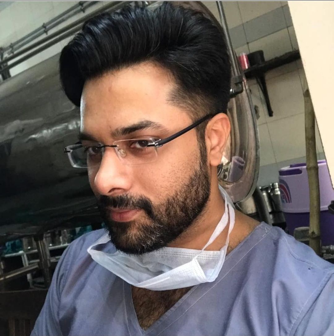 Dr.Sunny Bherwani - Gastroenterologist, Indore