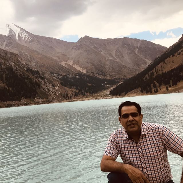 Dr.Gagan Khanna - Orthopedic Doctor, Amritsar