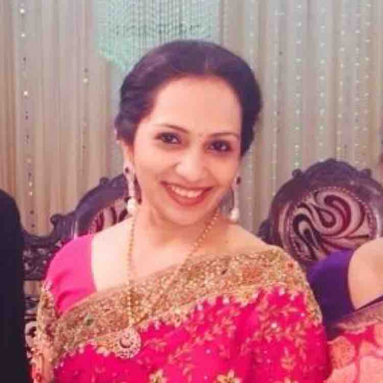 Dr.Priya - Endocrinologist, Mumbai