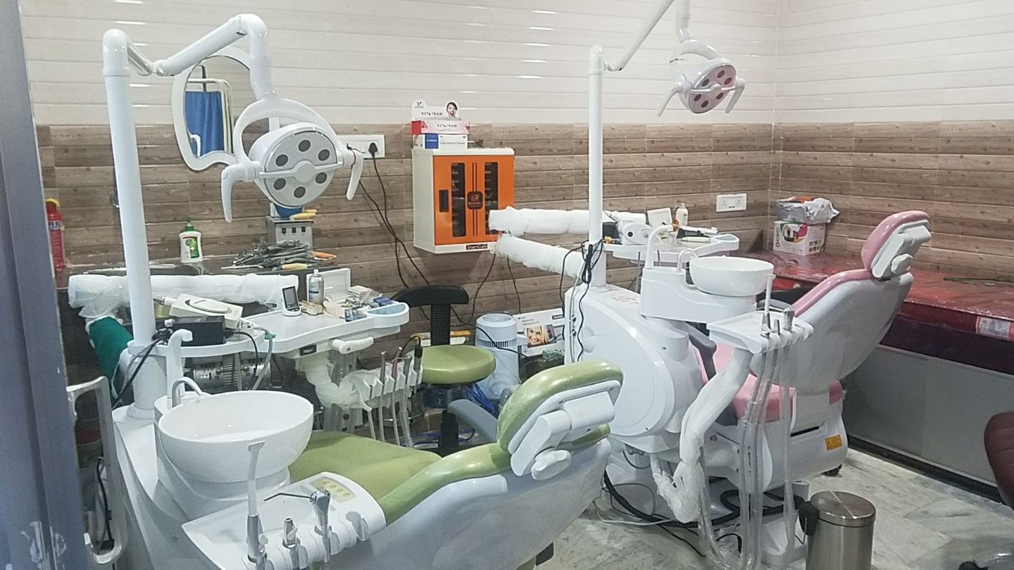 Dr.Souvik Mukherjee - Dentist, Simdega