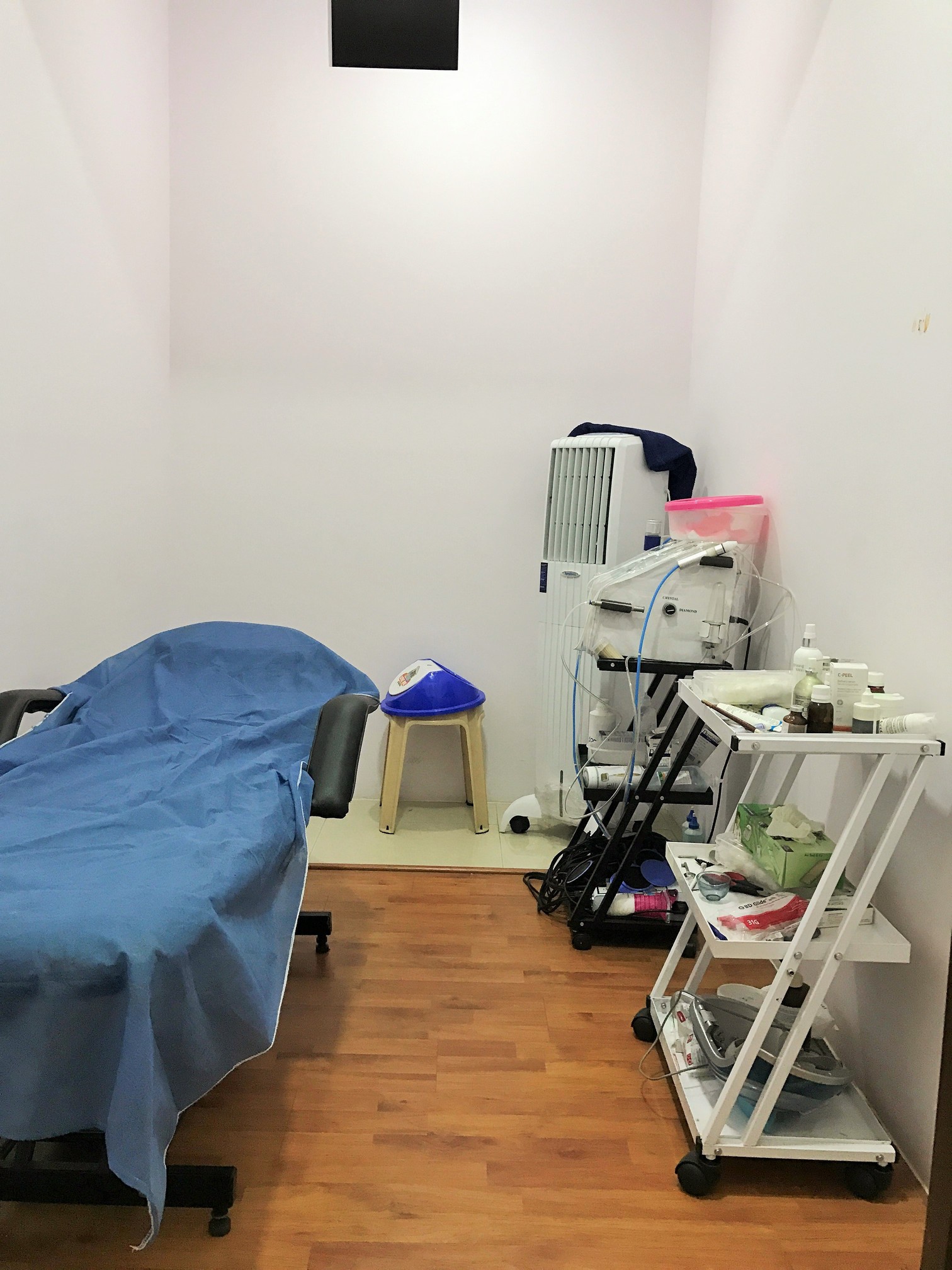 Reniu Hair Transplant Cosmetology Skin Clinic In V V Mohalla Mysore Book Appointment View Contact Number Feedbacks Address Dr Manas Sn