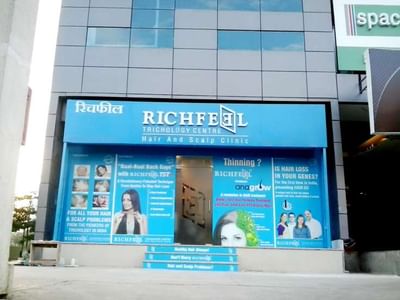 Richfeel Hair & Scalp Clinic in Padra, Vadodara - Book Appointment, View  Contact Number, Feedbacks, Address | Dr. Miral Amin