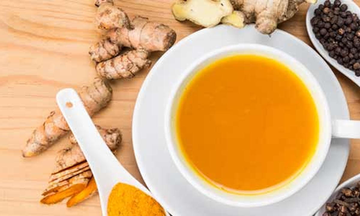 Why You Should Drink Turmeric + Ginger Tea Every Morning