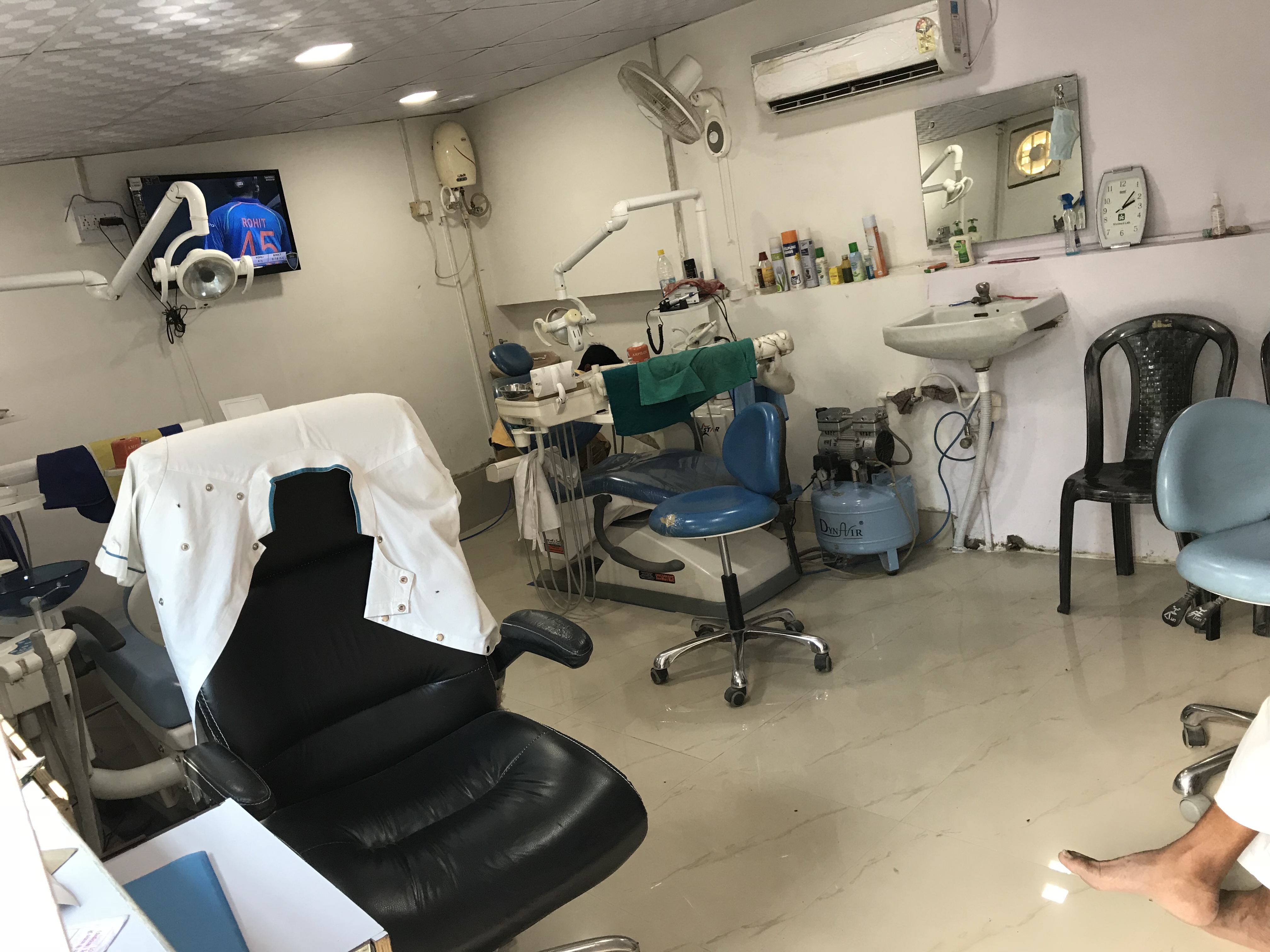 Advanced Dental Clinic Image 2