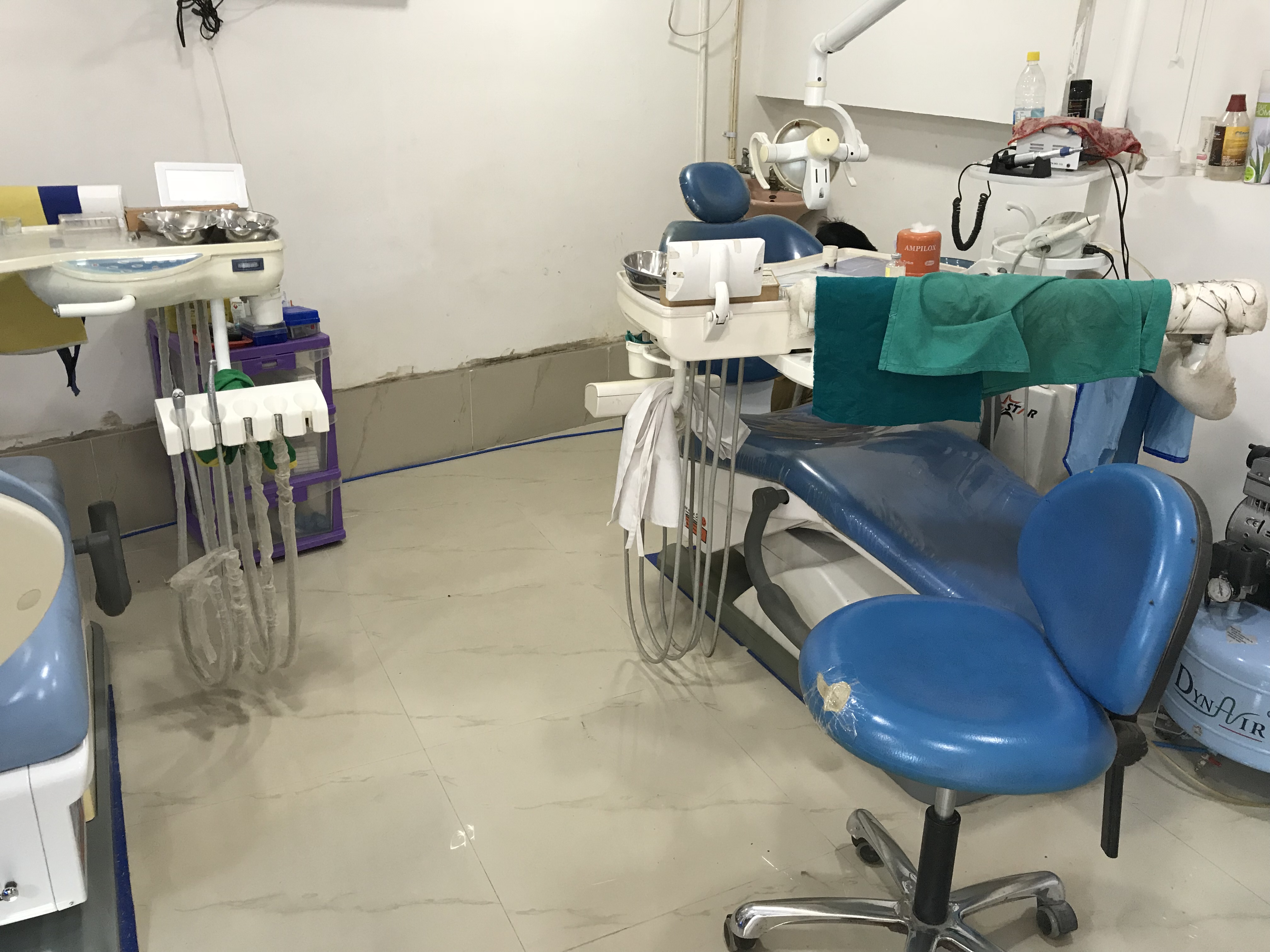 Advanced Dental Clinic Image 1