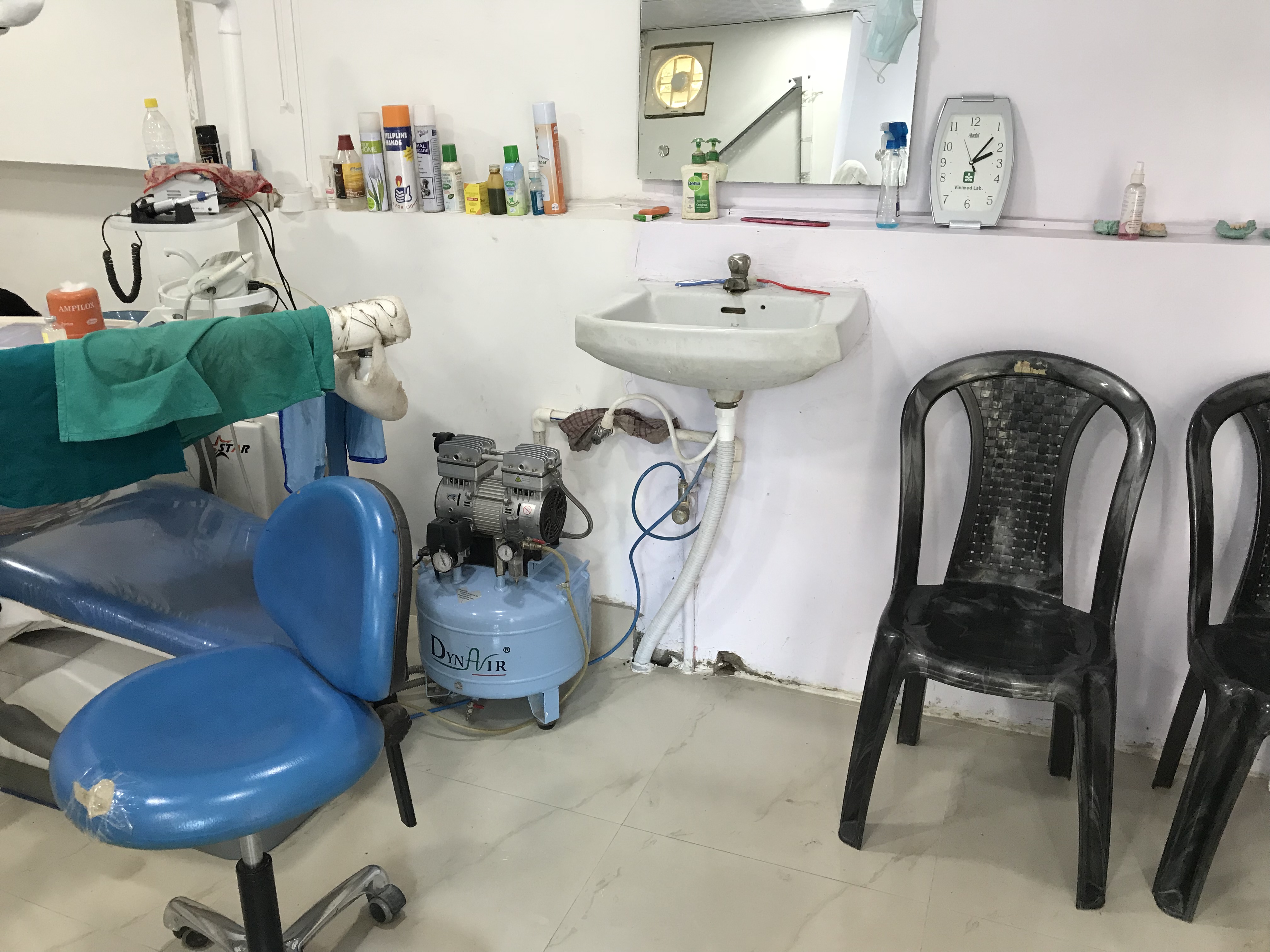 Advanced Dental Clinic Image 3