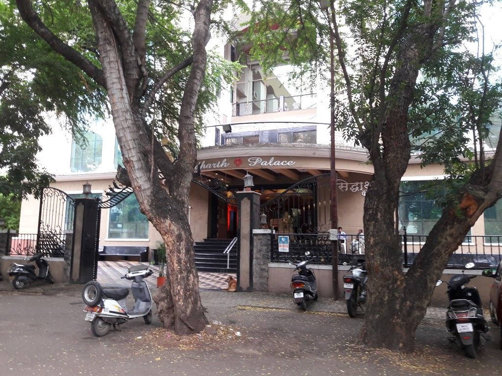 Prabhudesai Eye Clinic Image 2