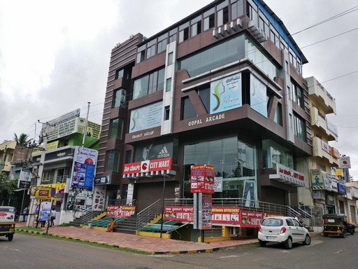 Reniu Hair Transplant Cosmetology & Skin Clinic Image 6