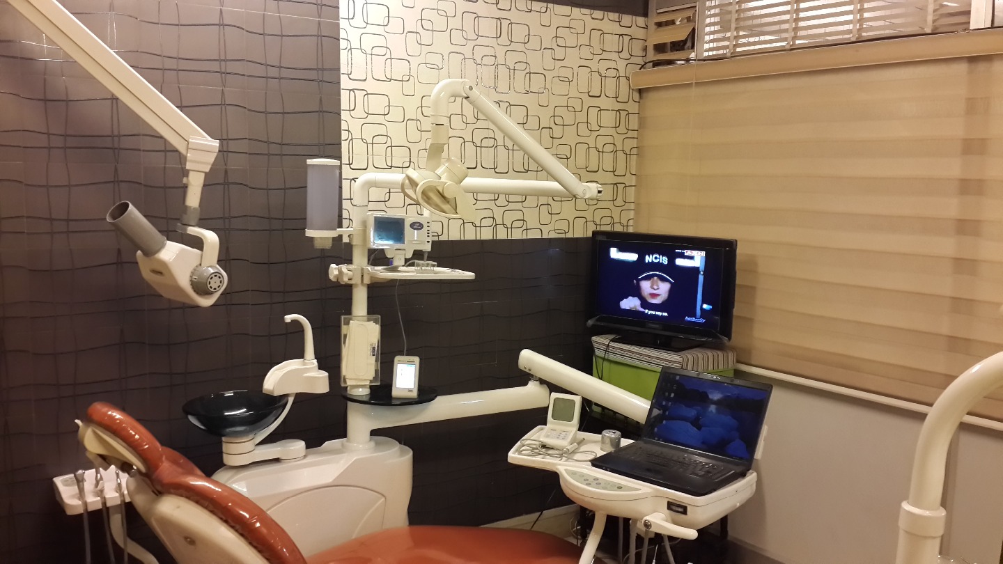 Dr. Amit Sharma's Arun Dental Hospital Image 2
