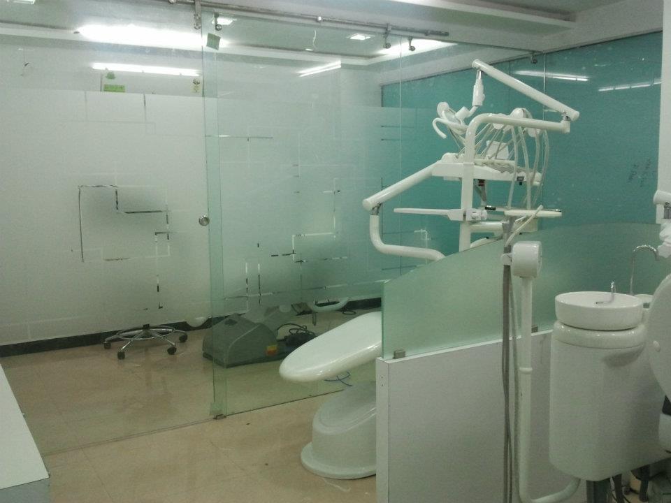 Ritzy Dental And Cosmetic Lounge Image 4