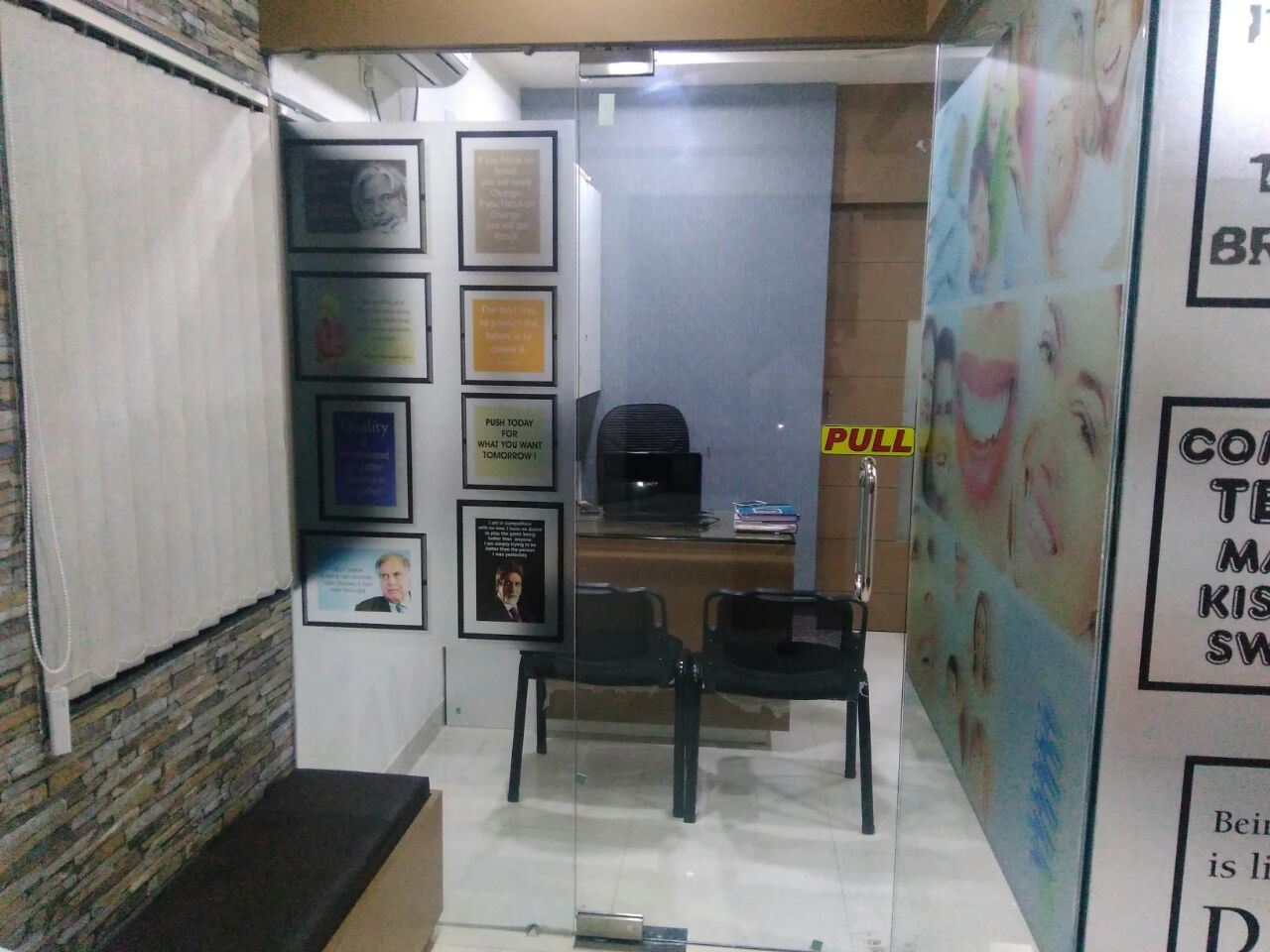 YADAV DENTAL CLINIC Image 5