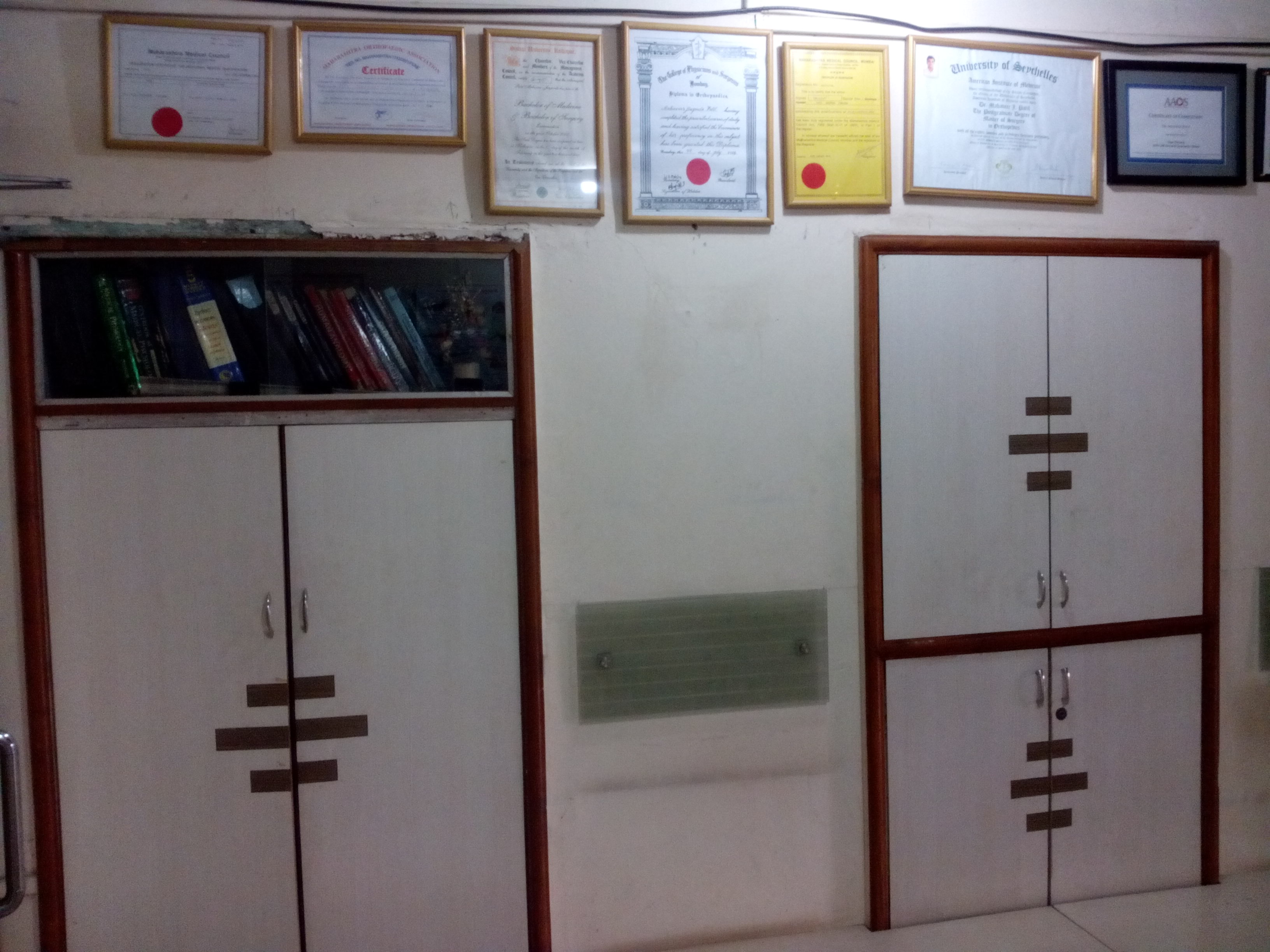Vardhaman Orthopaedic Centre Image 12