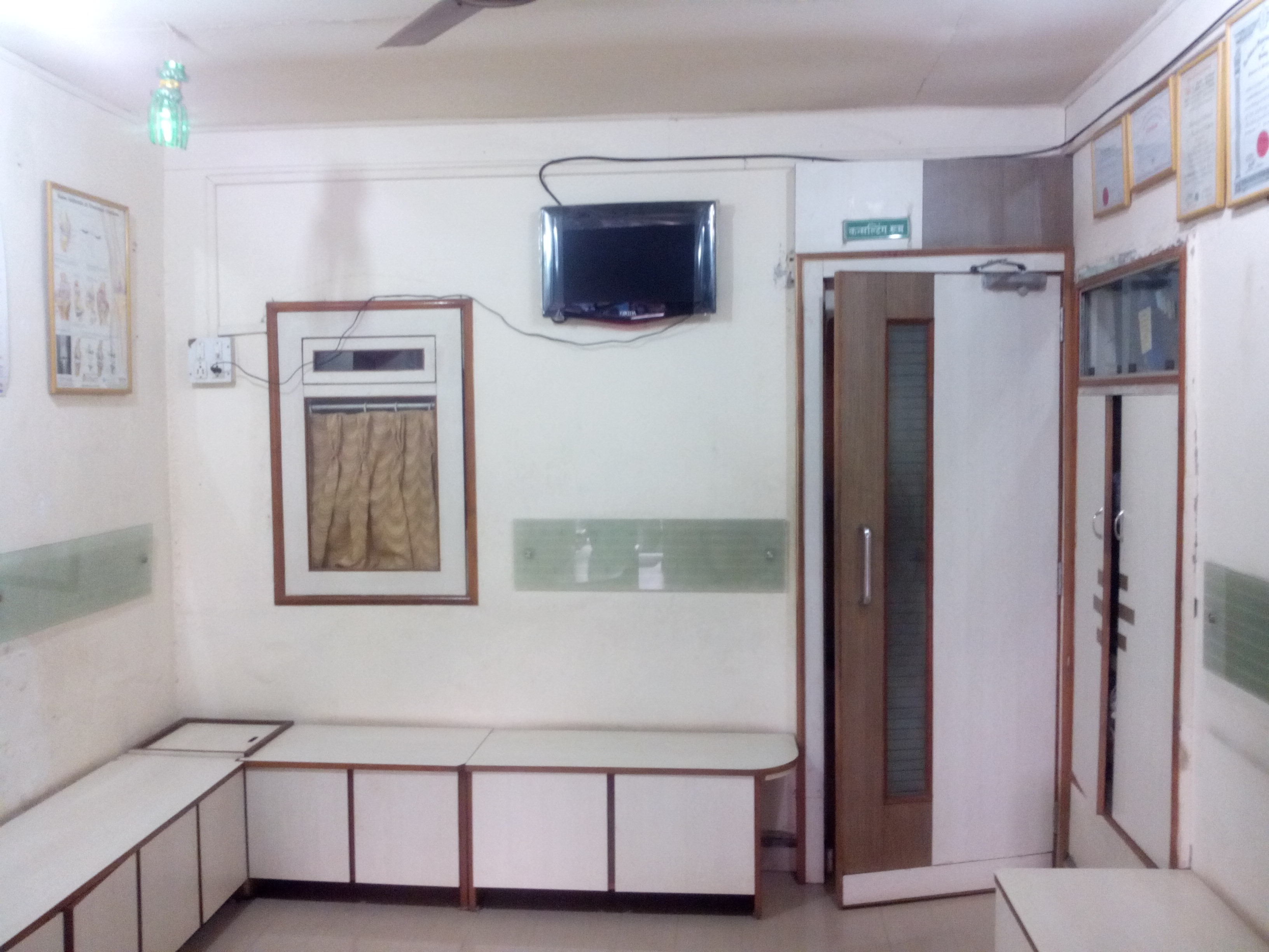 Vardhaman Orthopaedic Centre Image 11